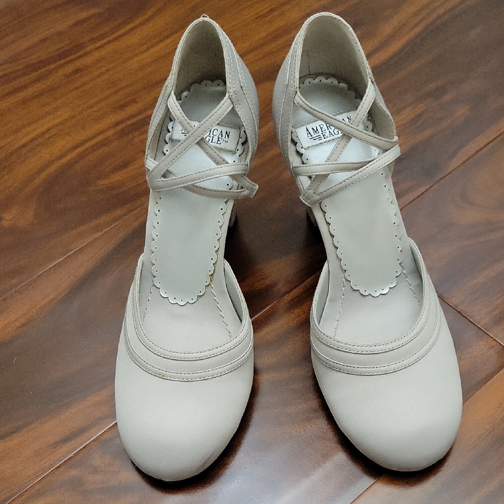 American Vintage Women's Beige Heels 3.5 Inches.
